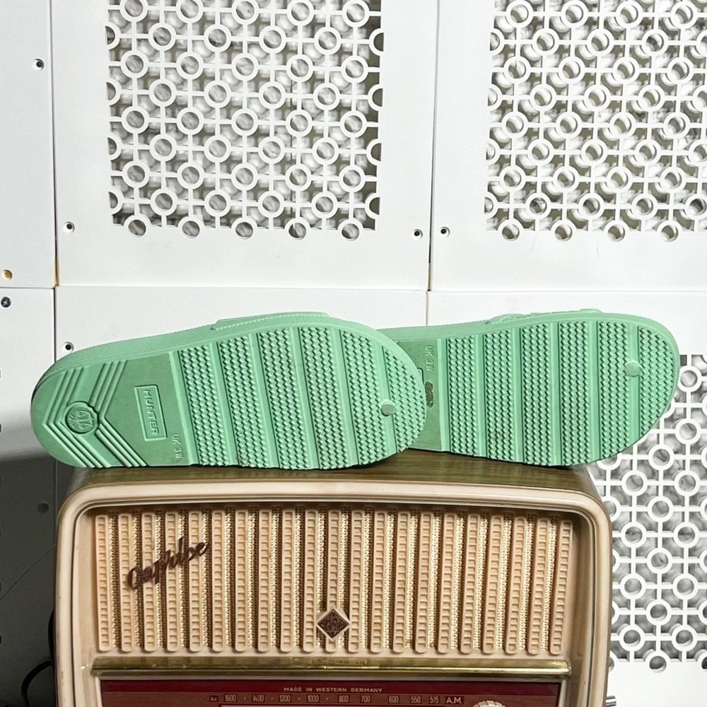 Hunter mint green slides